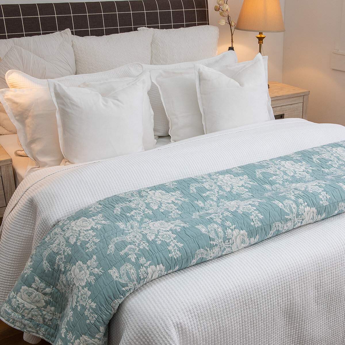 Bed Runner Blue Floral Angads